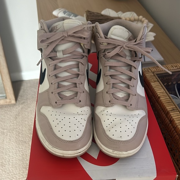 Nike
Dunk High "Fossil Stone" sneakers - Picture 3 of 5